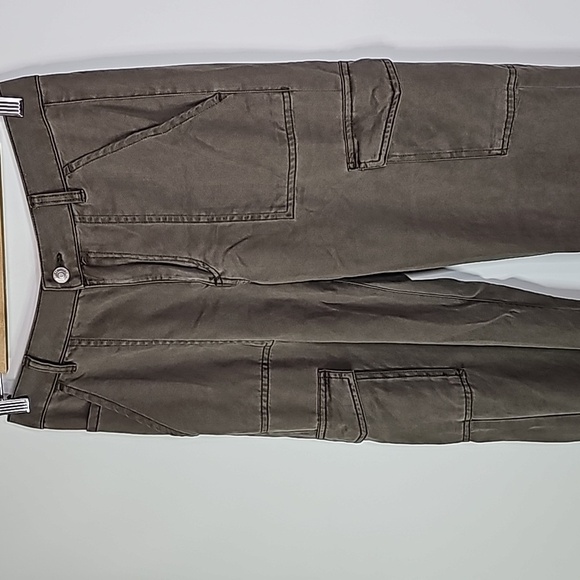 Guess tan 26x28 pants - Picture 2 of 7